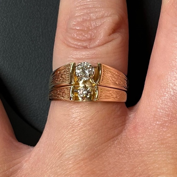 14K Gold engagement & wedding ring set. .20ct VS G. & 1.5mm cut Diamond - Picture 7 of 13